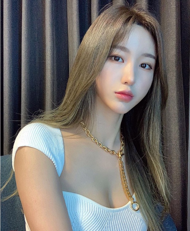 温州极品美人樱桃小嘴急速抽插吐出胆汁